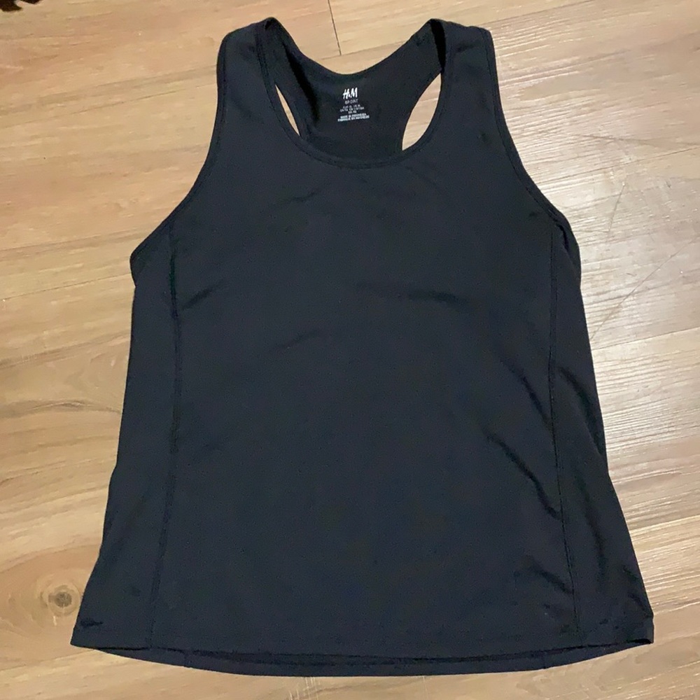 Women’s workout tank top